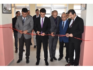 Tübitak 4006 Bilim Fuarı’nda Şiir Ve Türküler Dinlendi