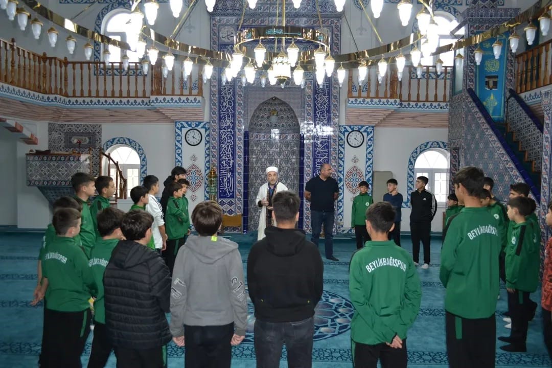 gebze-de-futbol-ve-manevi-egitim-bir-arada
