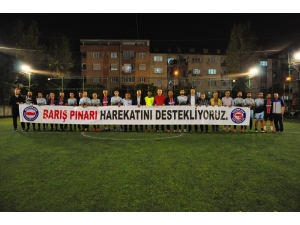 ’Barış Pınarı Harekatı’na Pankartlı Destek