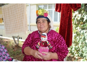 Mikro Kredili Kadınlar El Emeği Ürünlerini Sergiliyor