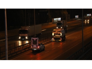 Ekipler, Yolları Sürekli Temizliyor