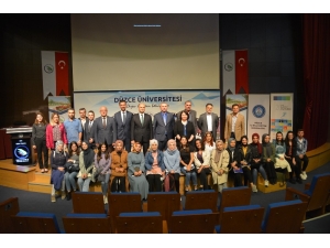 Eğitimdeki Yenilik Ve Teknoloji Konuşuldu