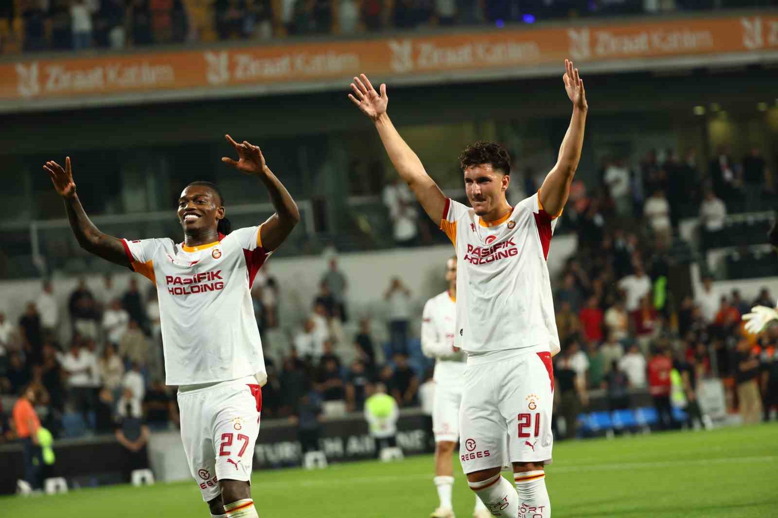 galatasaray-da-mac-sonu-uclusu-rafael-leao-ve-deniz-gul-den