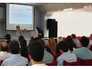 Anadolu Vakfı Osmaniye’de Öğretmen Ve Öğrencilerle Buluştu