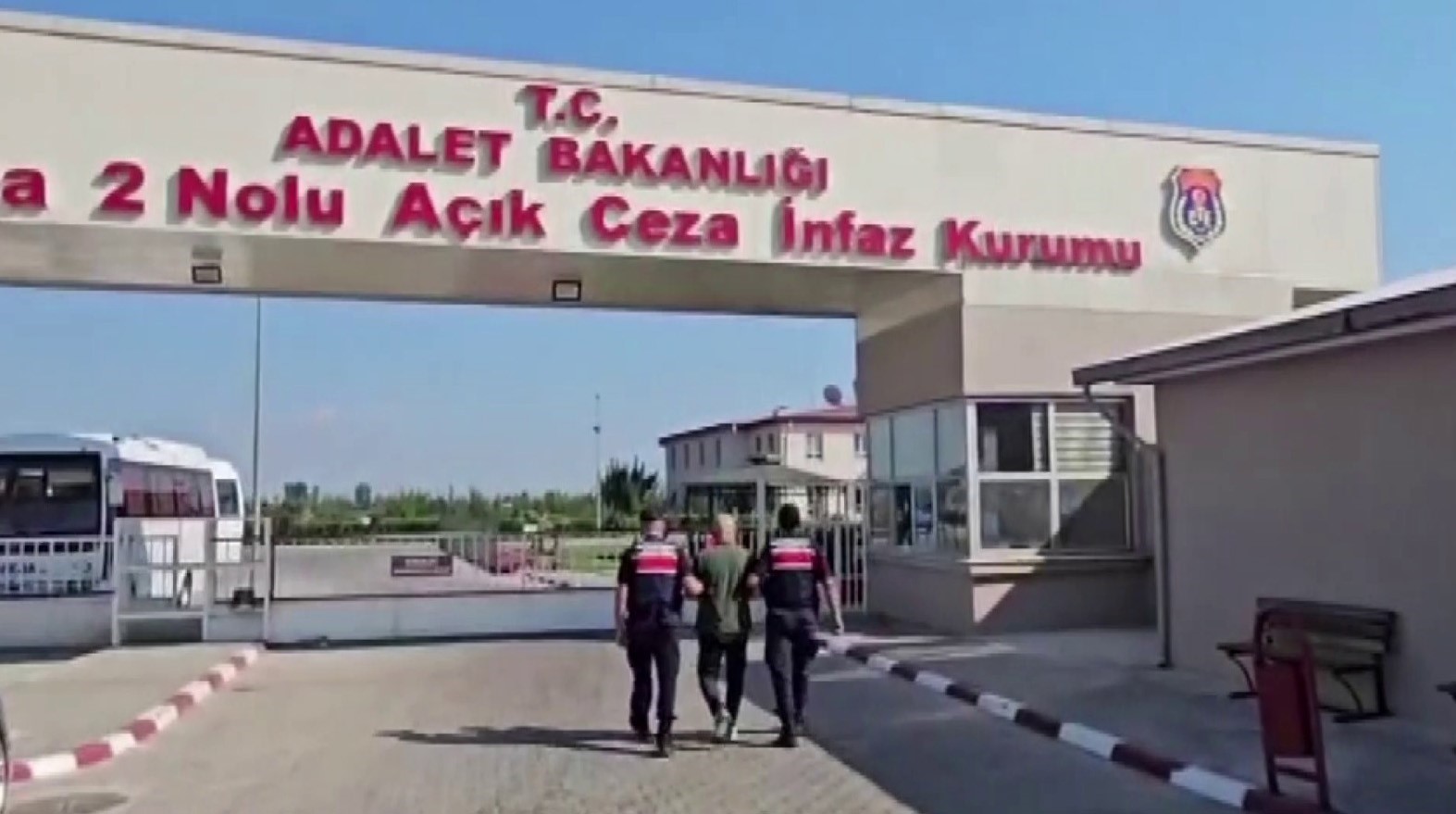 aranan-4-firari-hukumlu-operasyonla-yakalandi