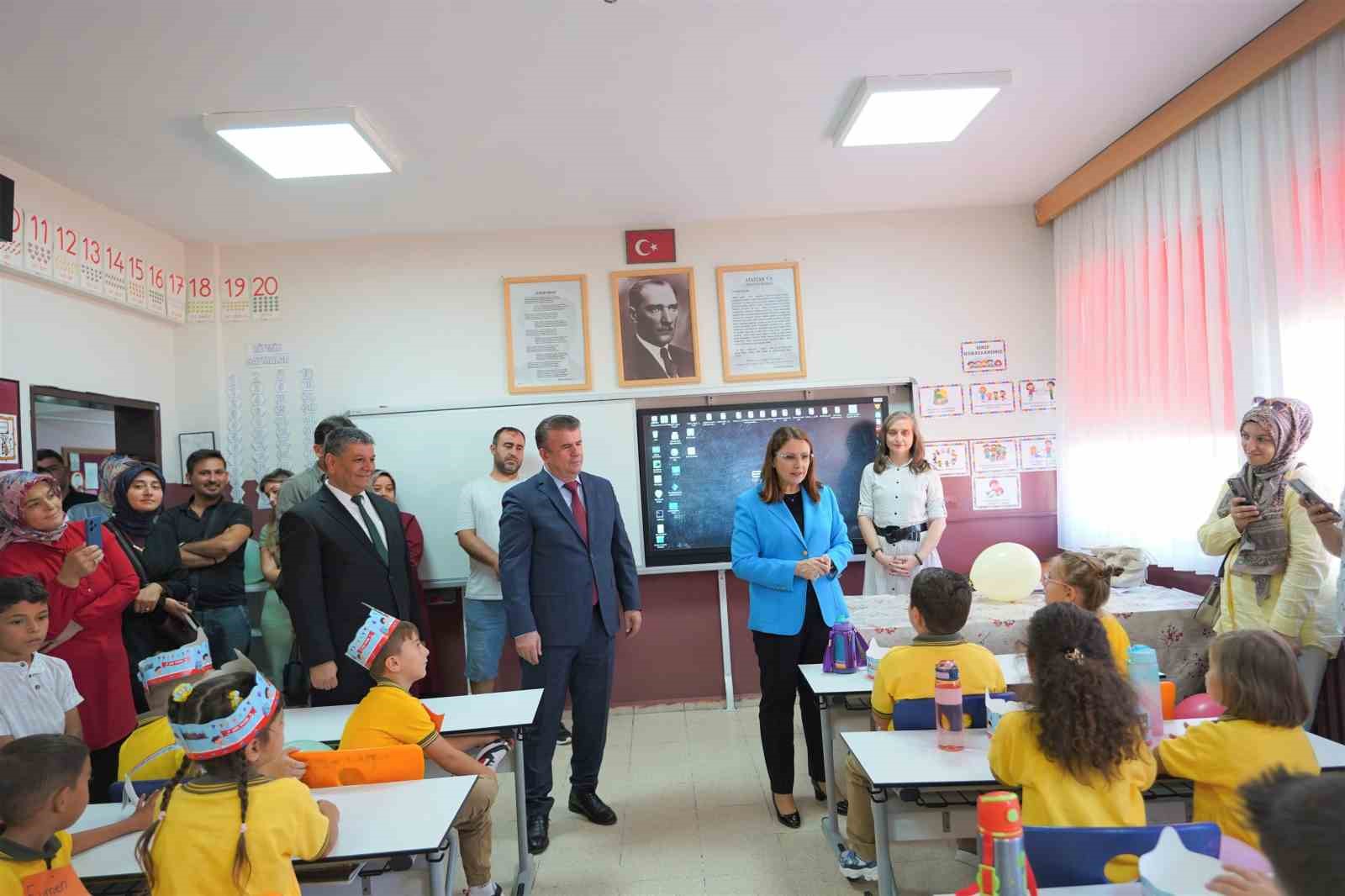bartin-da-7-bin-ogrenci-okula-basladi-28-bin-ogrenci-daha-ders-basi-yapacak