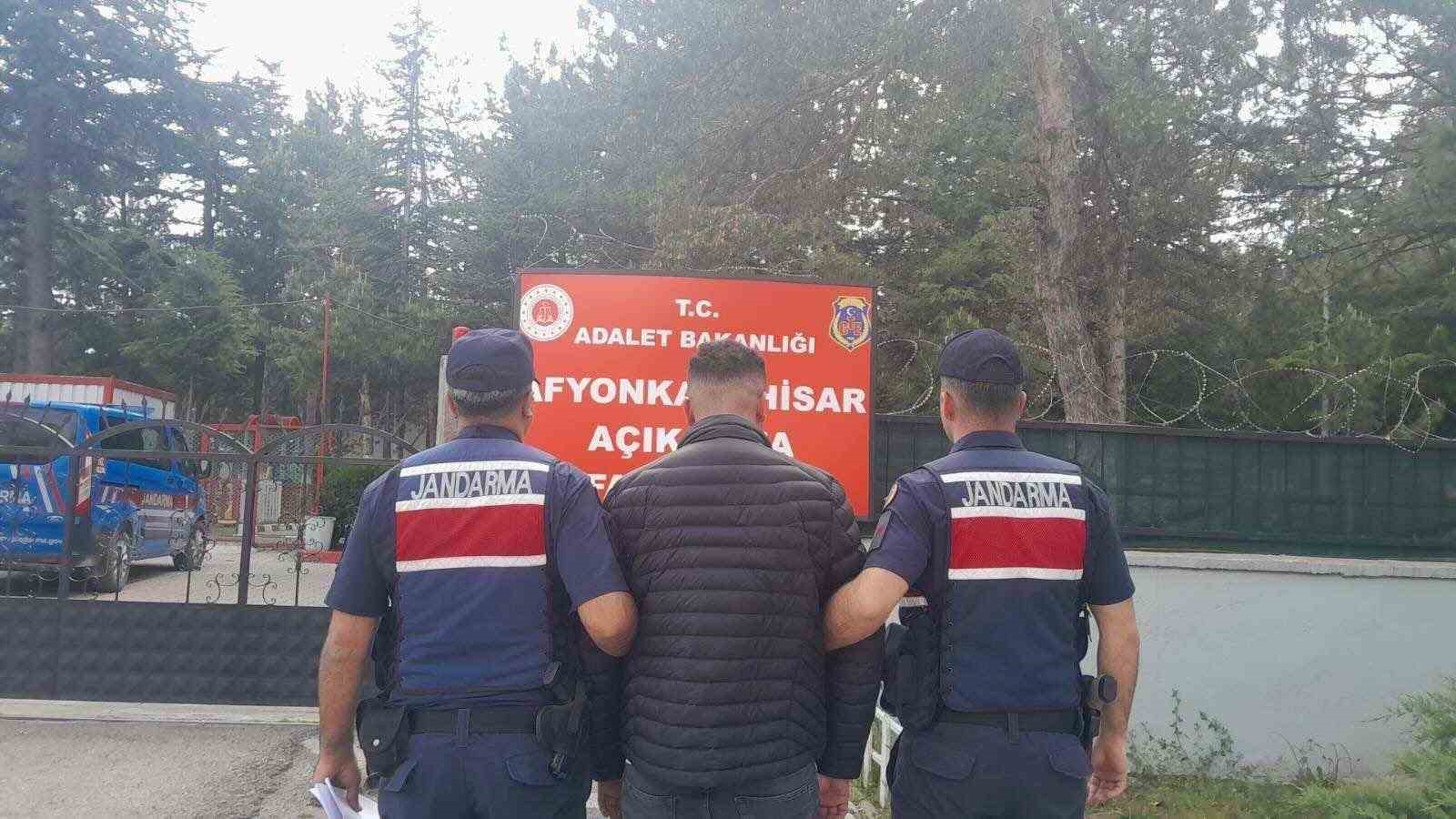 jandarma-cesitli-suclardan-aranan-10-kisiyi-yakaladi