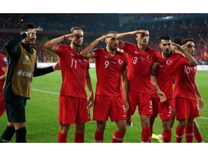 Millilerden Golden Sonra Asker Selamı