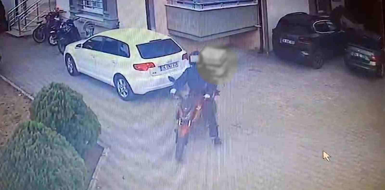 kendi-motosikleti-gibi-bindi-vitesi-bosa-atip-goturdu