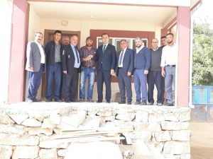 Altıntaş’ta İhtiyaç Sahibi Aileye Konteyner Ev Verildi