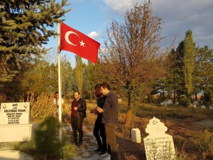 Aslanapa Ak Gençlik’ten Anlamlı Ziyaret