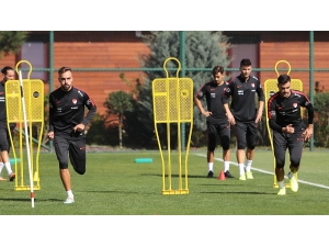 A Milliler, Fransa Hazırlıklarına Başladı