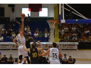 Tbl 1. Lig: Petkimspor: 75 - Akhisar Belediye: 72