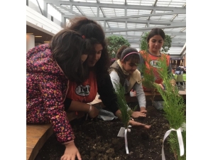 Kız Çocuklarının ‘En Çevreci’ Kutlaması