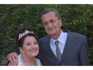 50 Yıl Önce Evlenen Çift İkinci Kez Dünya Evine Girdi