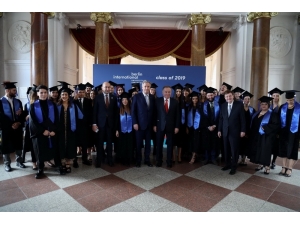 Bau Internatinal 3. Dönem Mezunlarını Verdi