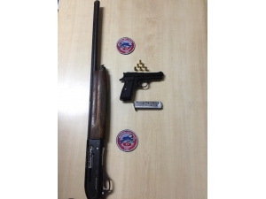 Polis Uygulamasında 5 Silah Yakalandı