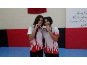 Güreşçi ‘Altın Kızlar’ın Bir Sonraki Hedefi ’Dünya Şampiyonluğu’