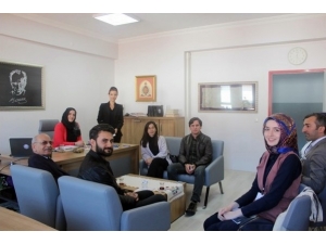 Şiir Akşamları Şairleri Adapazarı Mesleki Ve Teknik Anadolu Lisesi’nde Öğrencilerle Buluştu