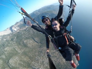 Tekerlekli Sandalyeyle Dalış Yapmıştı, Şimdi De Paraşütle Atladı