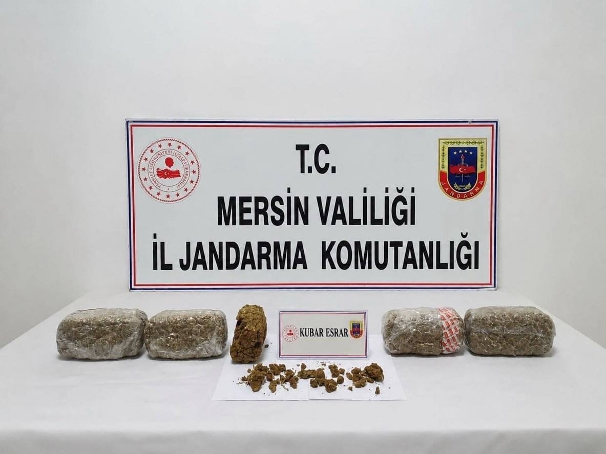 mersin-de-6-kilo-300-gram-kubar-esrar-ele-gecirildi-2-tutuklama