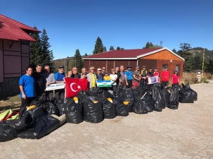 Temizlik İçin Tırmandılar