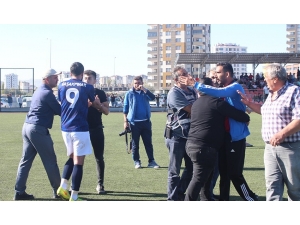 Önce Tokalaştılar Sonra Yumruklaştılar