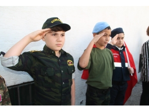 300 Öğrenciden Mehmetçiğe Destek Programı