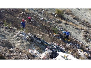 Hayvanları Telef Eden Çöpleri Topladılar