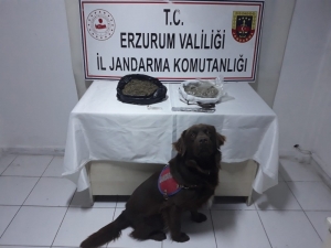 Otomobilin Yedek Lastiğinden Uyuşturucu Çıktı