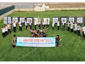 Okçulardan Anlamlı Gösteri