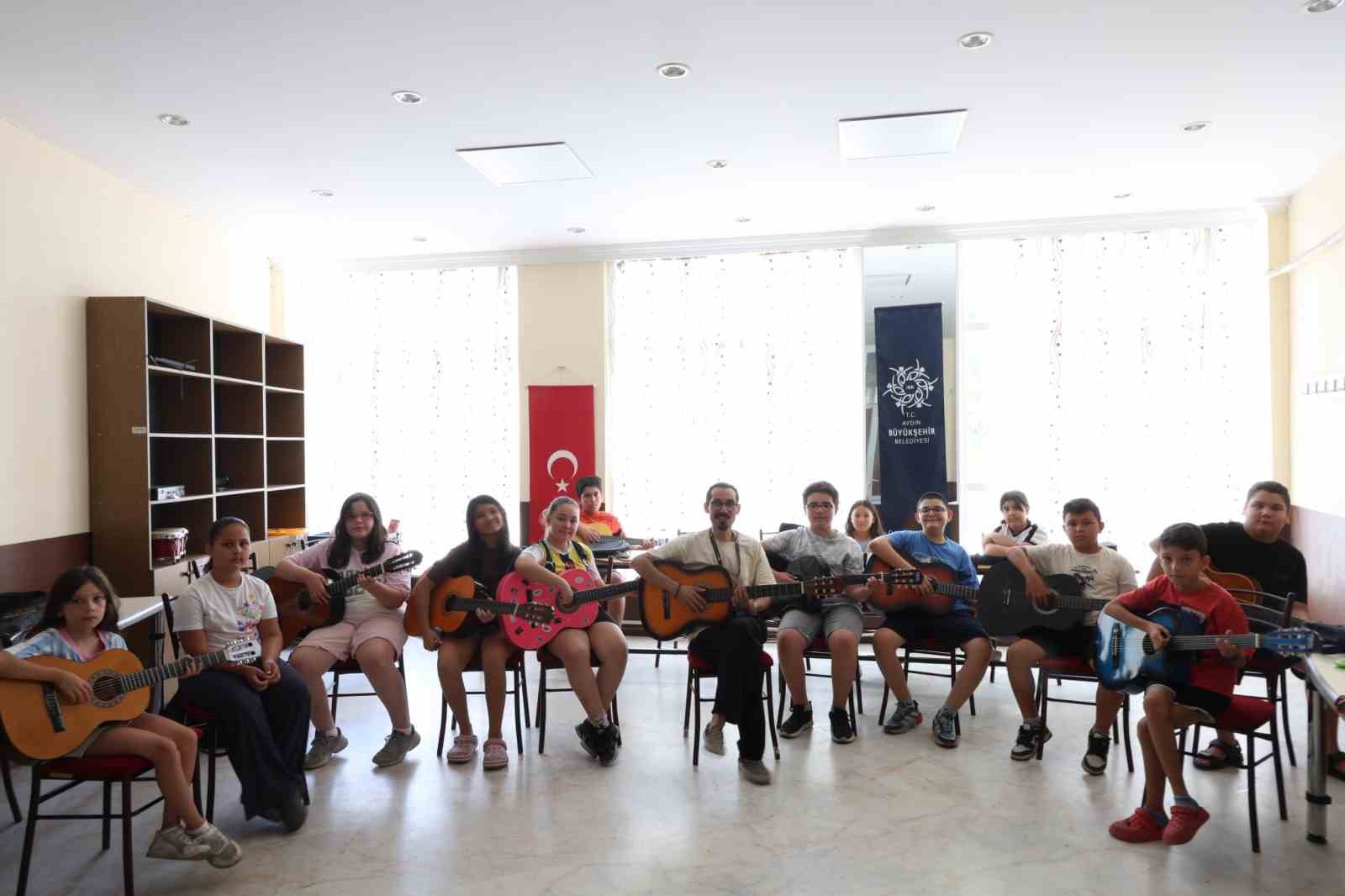 aydin-da-cocuklar-sanatla-bulusuyor
