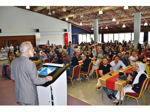 Hrü Rektörü Çelik, Yabancı Öğrencilerle Buluştu