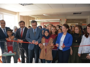 Can Dostları Konulu Resim Sergisi