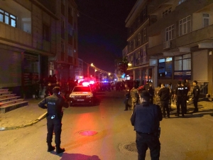 Avcılar’da Husumetli İki Grup Arasında Silahlı Kavga: 3 Ağır Yaralı