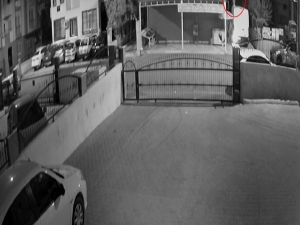 Tırmanarak 3 Evi Soydu