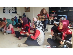 Ortaokulda Müzik, Resim, Akıl Ve Zeka Oyunları Atölyeleri Açıldı