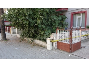 Isparta’da Düştüğü Apartman Bahçesinde Öldü