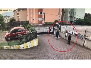 Ptt Kocaeli Başmüdürünün Evine Giren Kadın Yakayı Ele Verdi