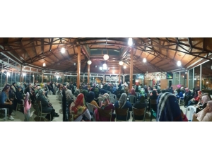 Yüzlerce Bozüyüklü Kadının Eli Şehitlerimiz İçin Duada Birleşti