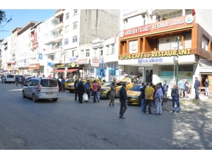 İstediği Kredi Verilmeyince Silahına Sarıldı