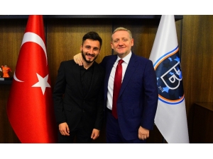 Enver Cenk Şahin’e Bir Destek De Başakşehir’den Geldi