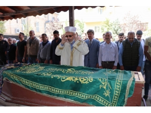 Otomobilin Çarptığı Genç Kız Son Yolculuğuna Uğurlandı