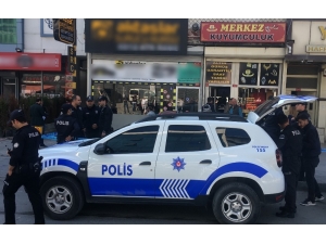Sultangazi’de Silahlı Kuyumcu Soygunu