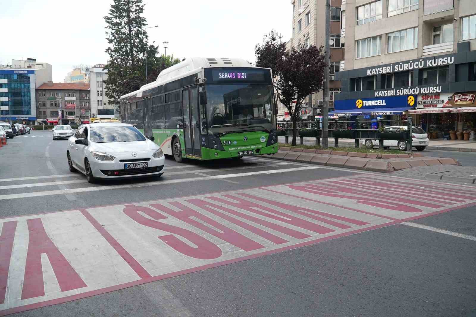 ukome-den-inonu-bulvari-nda-yaya-gecidi-duzenlemesi-amac-can-guvenliginin-artirilmasi