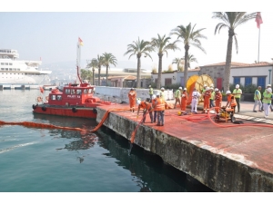 Kuşadası’nda Deniz Kirliliğine Acil Müdahale Tatbikatı