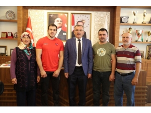 Başkan Aputkan Balkan Şampiyonunu Tebrik Etti