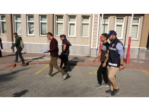 Çanakkale’de Mülteci Kaçaklığına Organizatörlük Yaptıkları İddia Edilen 2 Kişi Adliyeye Sevk Edildi