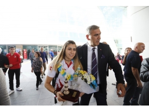 Avrupa Şampiyonu Kadın Milli Golbol Takımı Ankara’ya Geldi