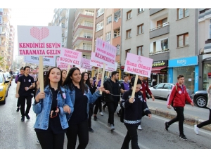 Meme Kanseri İçin Farkındalık Yürüyüşü